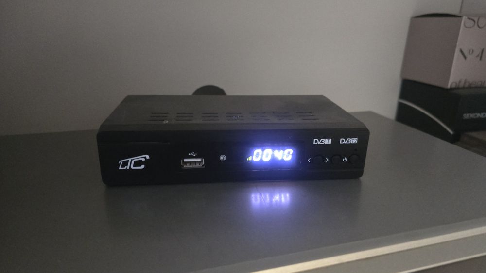 Telewizor Panasonic 42 cale z dekoderem DVBT2