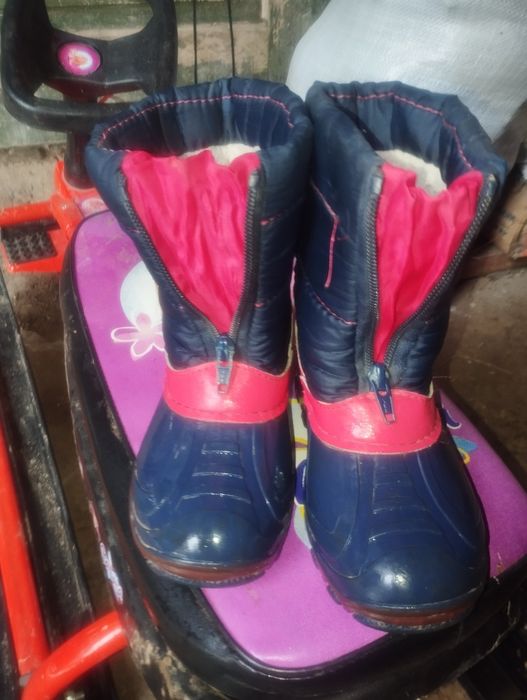 Чоботи для дівчинки