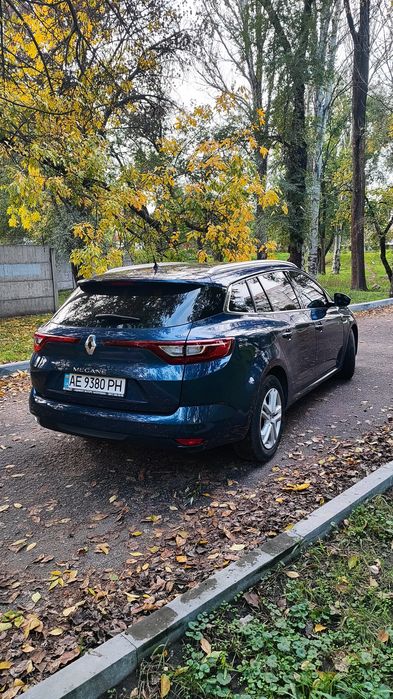 Продаю власний автомобіль Renault Megane IV