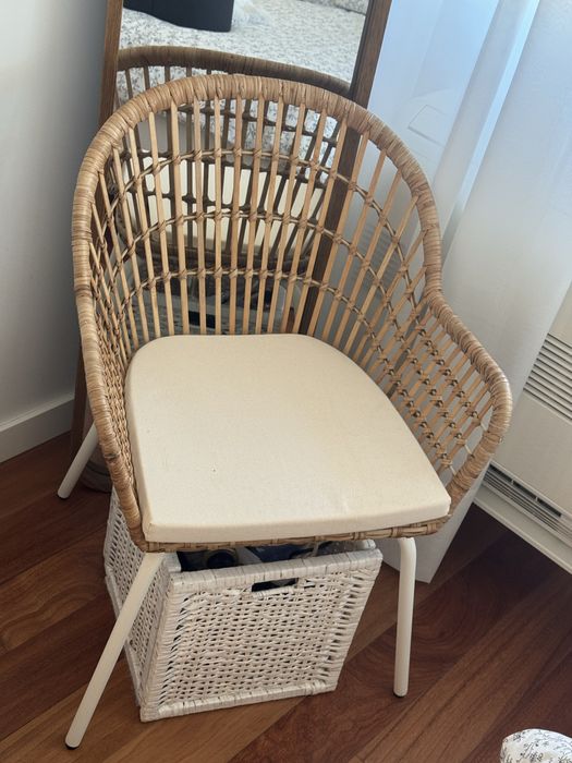 Cadeira ikea com almofada