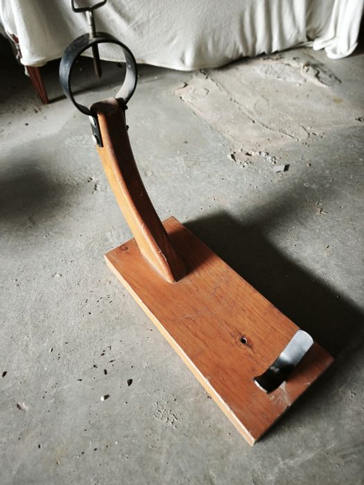 Uma tábua/suporte para presunto