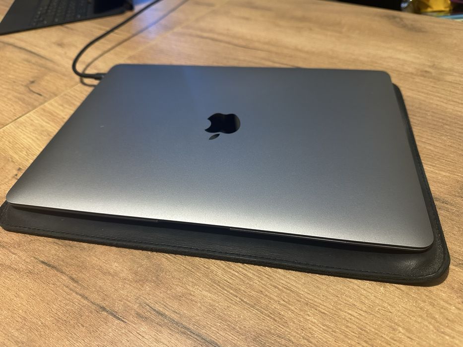 Apple MacBook air m1 16/512