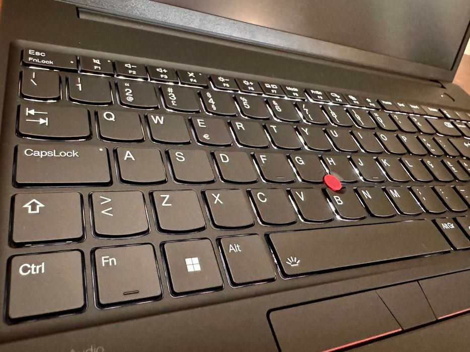 Lenovo ThinkPad P16s Gen3|Ultra 9 185H c/16+22Cores|64Gb|2TB|Garantia|