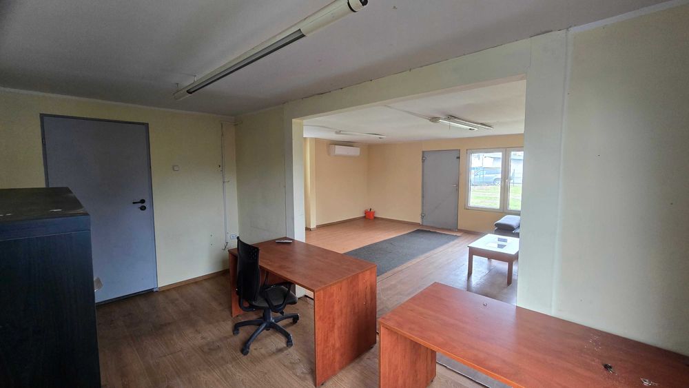 CENTRUM !!!   Plac  550 m2  pod  Komis, Skład , Hurt.