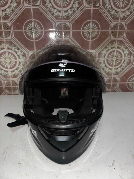 Capacete preto bom estado