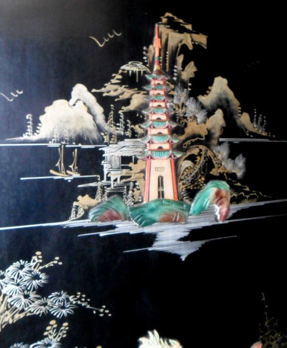 Biombo oriental em relevo 1,85m x 1,85m