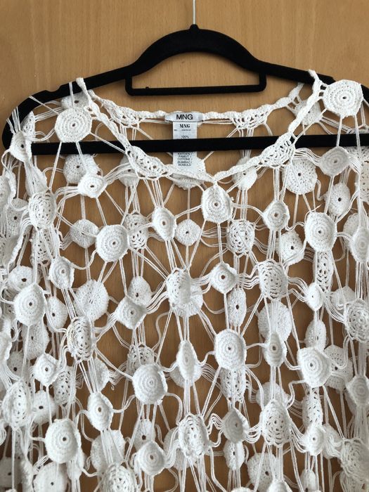 Blazer preto H&M 38, ,sweat cinza, poncho Mango