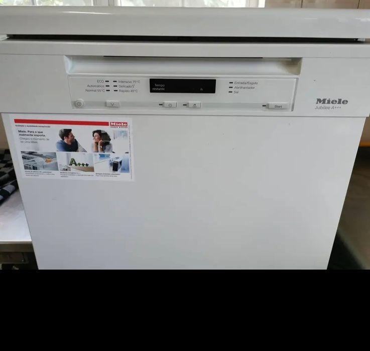 Máquina de Lavar Loiça Semi Industrial MIELE G 6000 SC Jubilee