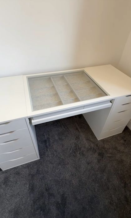 Penteadeira ikea como nova comprada a 5meses