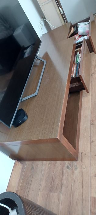 Móvel para televisão e multimédia