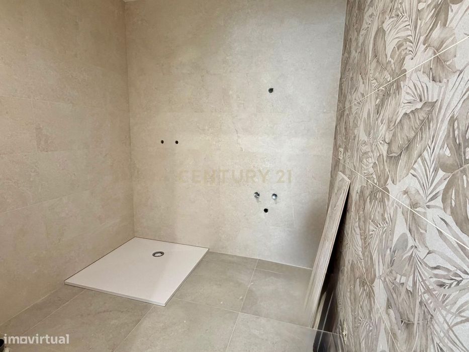 Moradia T3 totalmente remodelada | Lote 1.933m² | Alhadas, Figueira da