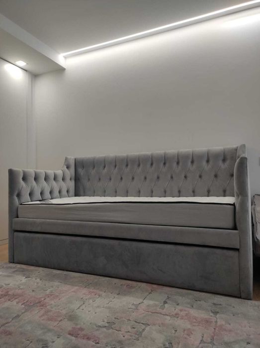 Cama de solteiro com gavetão, estofada a veludo + 1 Colchão