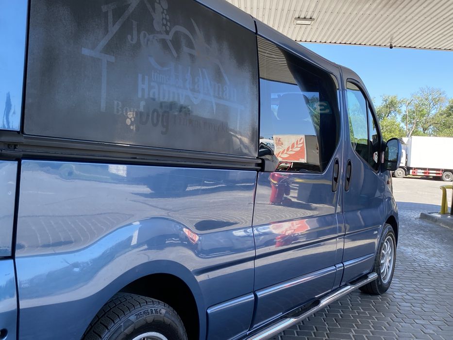 Продам Opel Vivaro 2.5 турбо дизель в идеальном состоянии