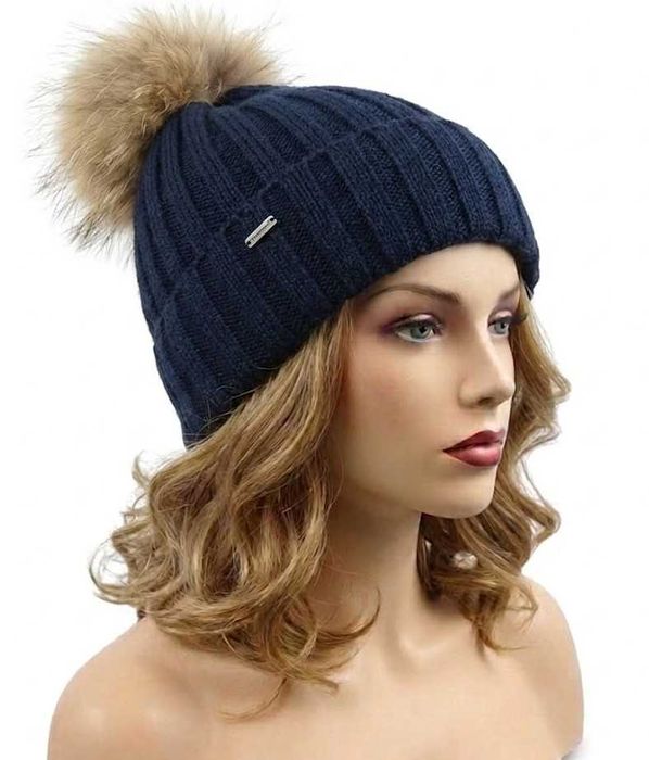 Czapka zimowa z pomponem z naturalnego futra