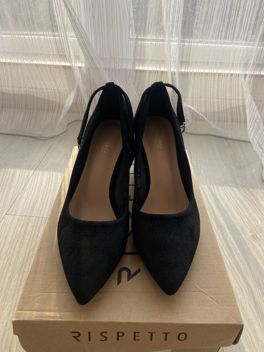 Продам туфлі