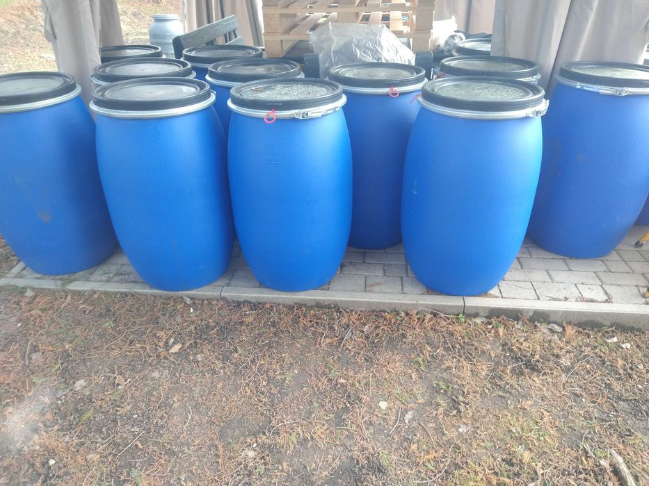 Beczka 120 l zamykana z pokrywą i obejmą na Wodę , Zboże ,Kompostownik