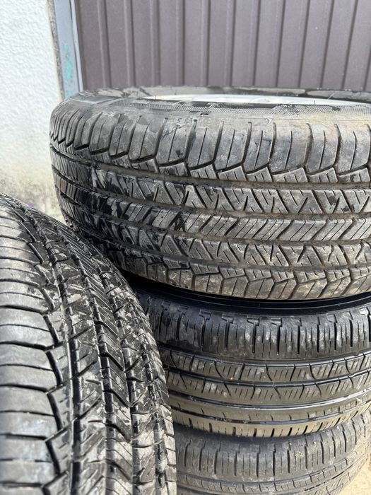 Продаю колеса 235-65 R17