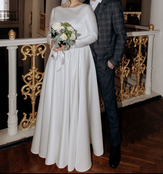 Продам весільну сукню, зима-весна.