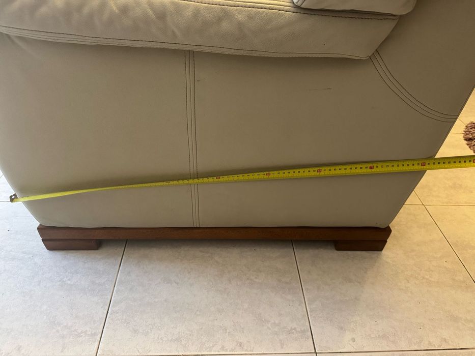 2 sofas de 2 lugarea