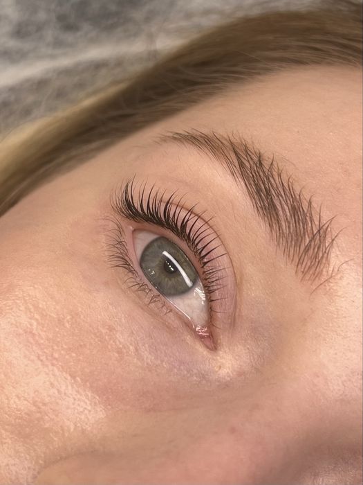 LAMINACJA BRWI I RZĘS Piękne spojrzenie bez makijażu!