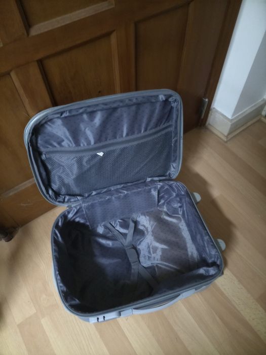 Pequeno trolley de cabine