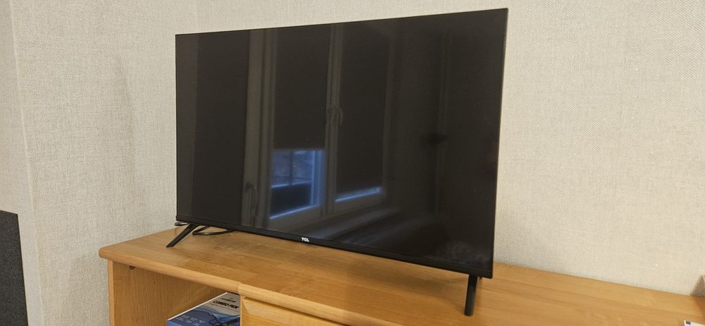 Telewizor TCL 32S5400AF - LED 32" Full HD 60Hz - BDB+, lekko używany