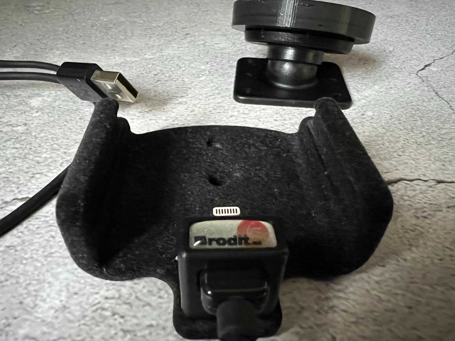 Uchwyt do Iphone 5 SE Brodit + MagSafe