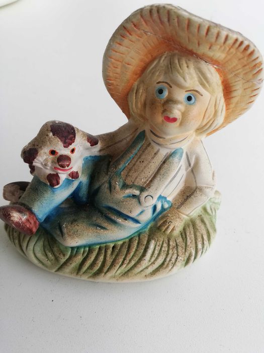Estatuetas decorativas em cerâmica