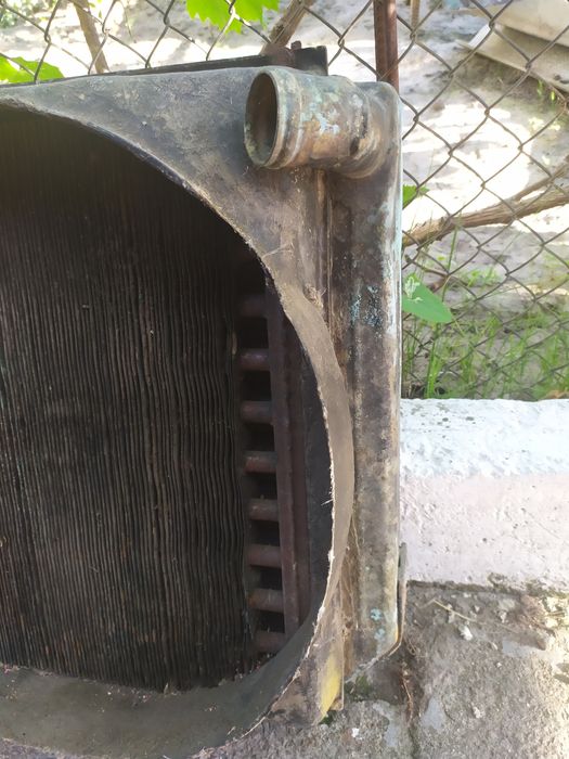 Продам  радиатор