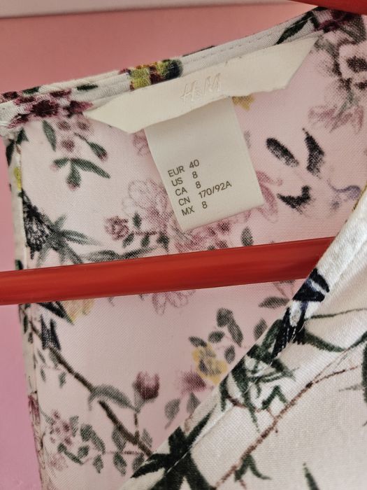 Sukienka L biała w kwiaty i ptaki h&m