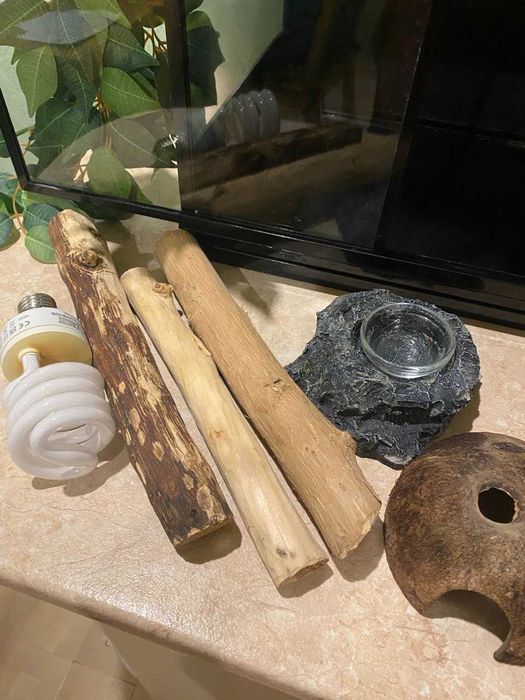 Комплект терариум для рептилій + УВБ лампа НОВА