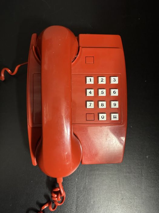 Promoção - kit de Polícia e telefone vermelho