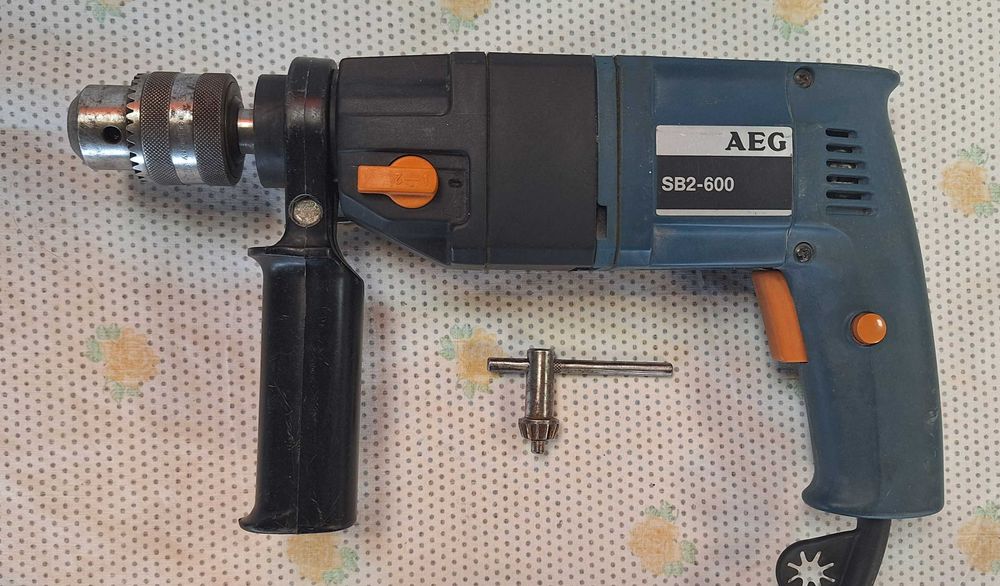 Berbequim Potente AEG