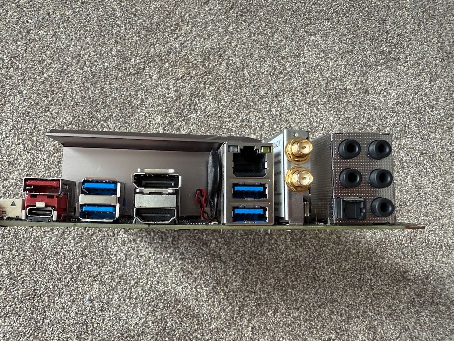 Материнська плата GIGABYTE Z390 I AORUS PRO WIFI + Процесор Intel Core