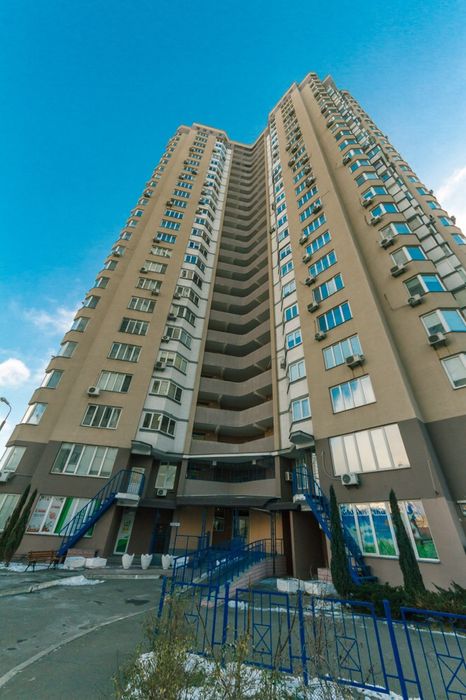 Сдаётся 1 ка,4эт м.Позняки 10мин на берегу озера. Добробут. пр Бажана