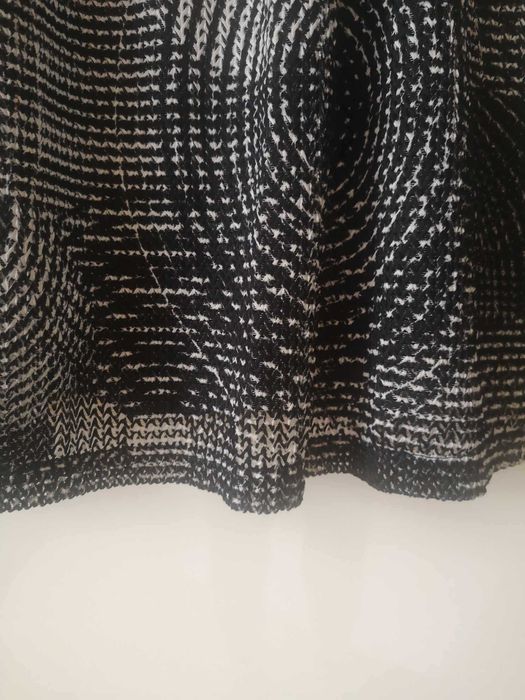 Zwiewna Sukienka do kolana do biura i na imprezę