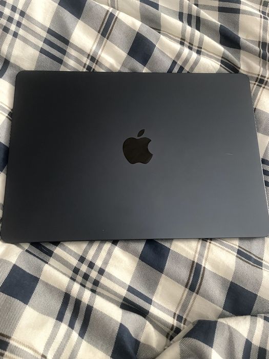 MacBook Air 13" M4 (2025) — 16GB RAM, 256GB SSD