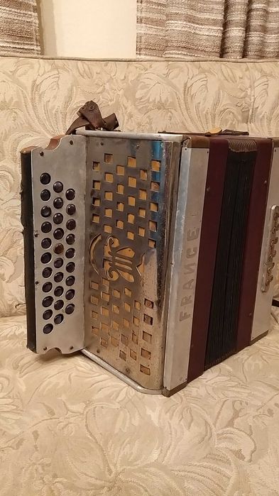 Concertina muito antiga