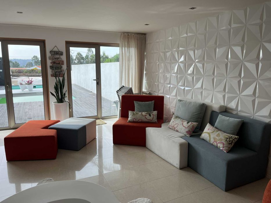 Conjunto Sofá Modular Moderno + Pufes e Almofadas