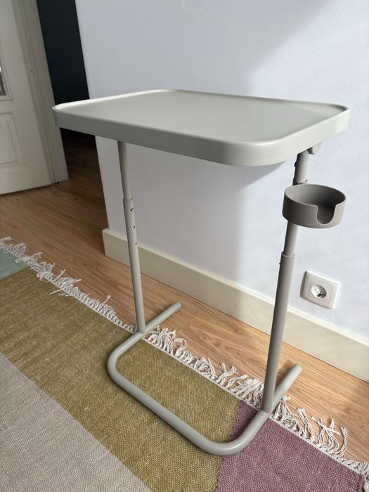 Mesa para portátil bege BJÖRKÅSEN