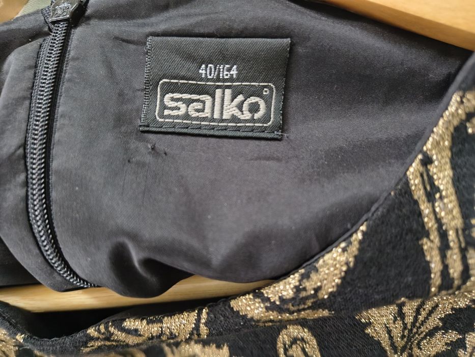 Sukienka z długim rękawem marki Salko