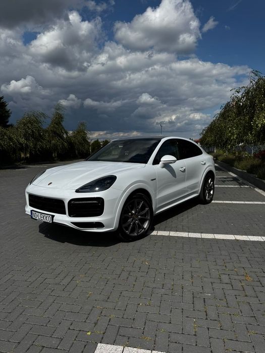 Porsche Cayenne Porsche Cayenne Coupe E-Hybrid Platinum Edition