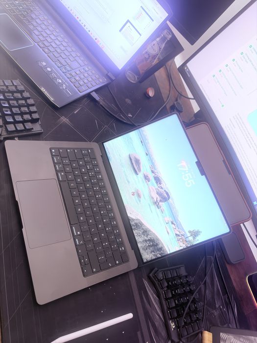 MacBook Pro M5 16RAM + 1TB SSD, 14”