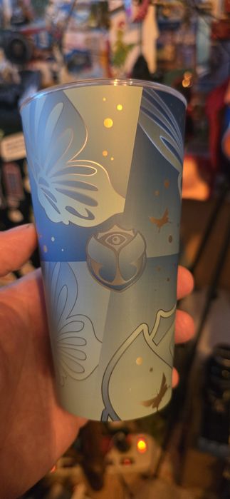 Dwa kubki Tomorrowland iluminacyjne podświetlane edycja 2026.