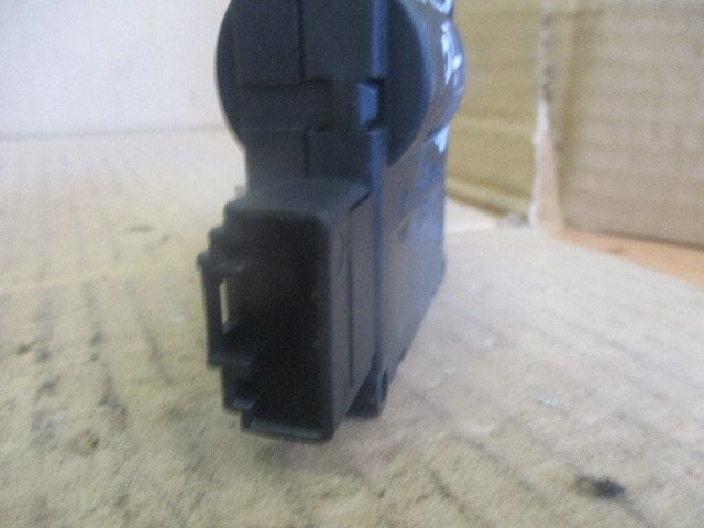 Motor da comporta da sofagem AUDI A6 (4F2, C6)
