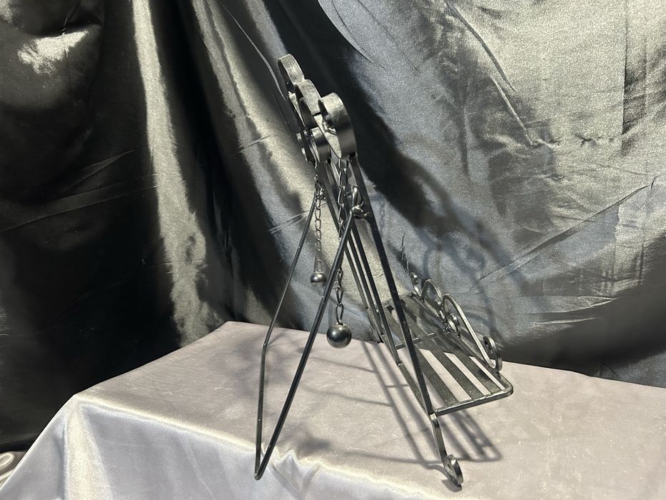 Stojak na Książkę Czarny, Kuty, Rozkładany z Kulami na Łańcuszku