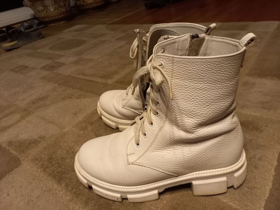 Жіночі кожані черевики 37р. Зимові сапожки.