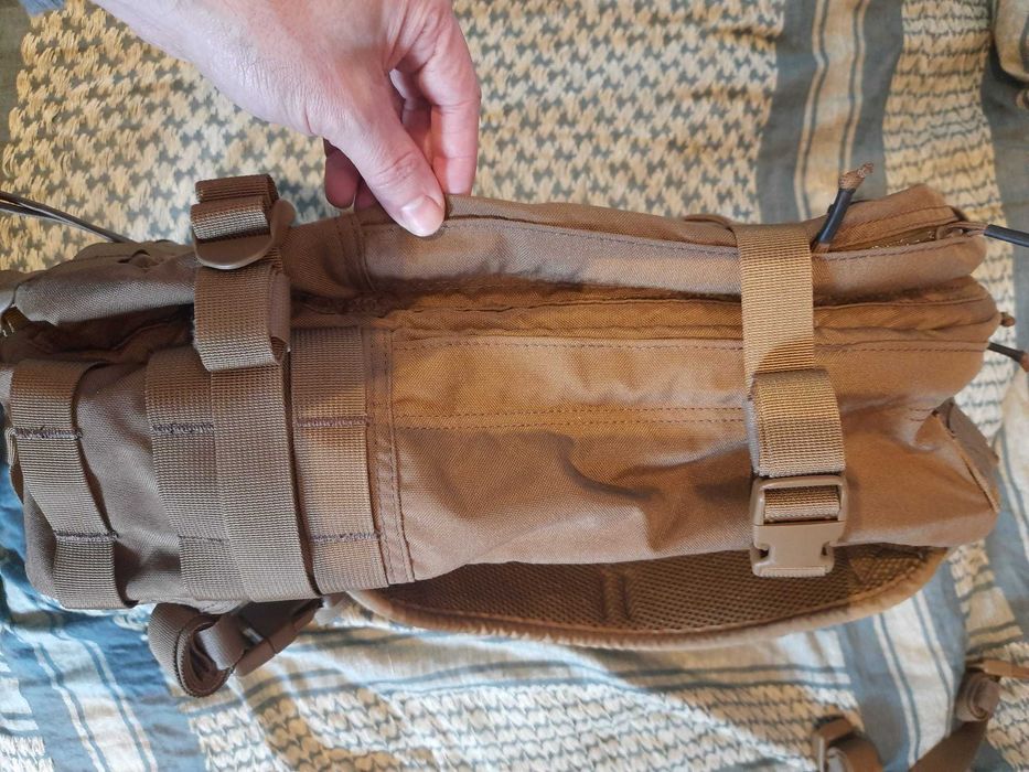 AIRSOFT - HELIKON chestrig + RACCOON Mk2® Backpack e extras