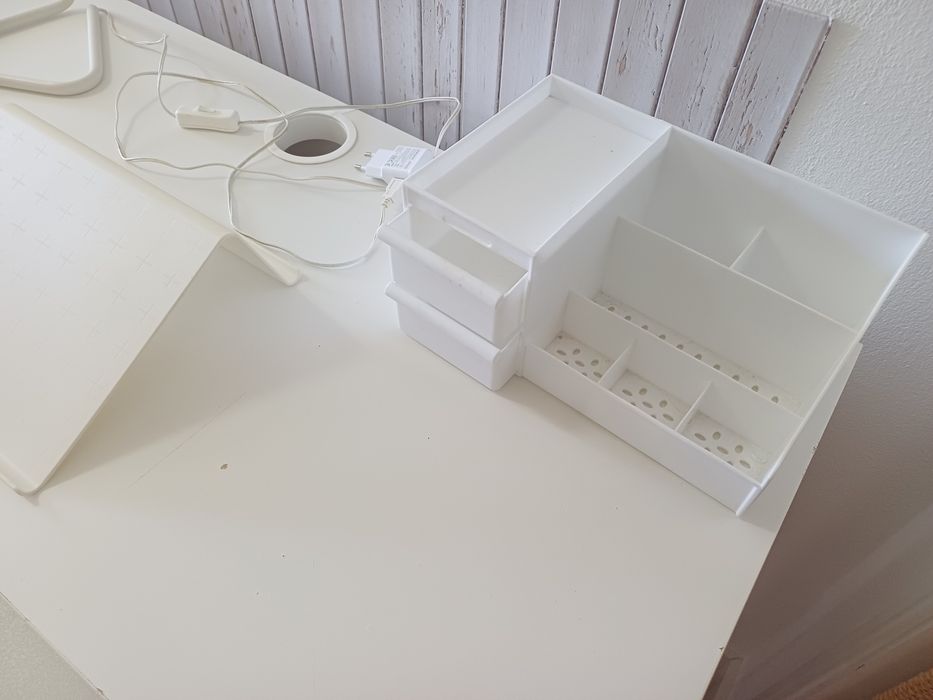 Secretária Ikea c Acessórios Escritório