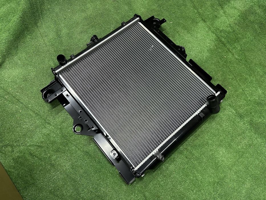 Радіатор Toyota Land Cruiser 70 series 76,78,79
